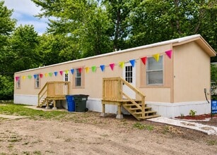 Building Photo - 100 Arkansas St
