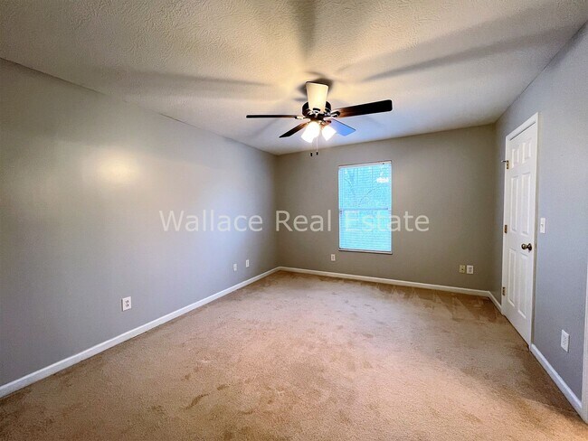 Building Photo - FOUNTAIN CITY:  2 BEDROOM, 2 BATHROOM CONDO IN MAPLE CHASE
