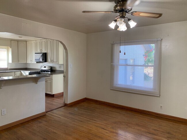 Building Photo - 602 El Margarita Rd