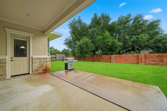 Building Photo - 33 Combwell Garden