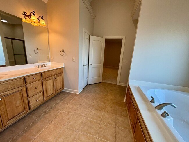 Building Photo - Walnut Trace Subdivision