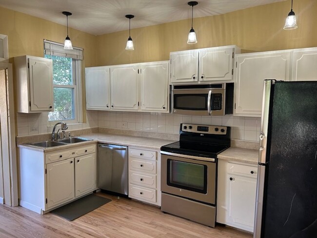 Building Photo - Coming Soon Stately Brick Denver Square Ne...