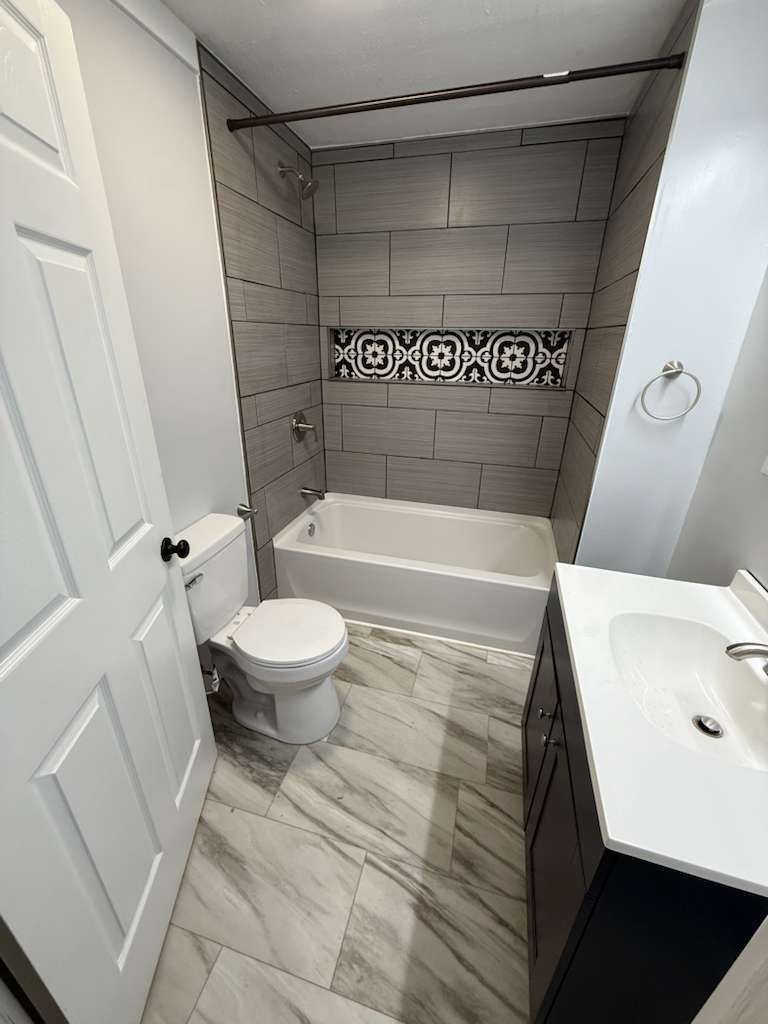 Building Photo - 1606 Woodmont Ave