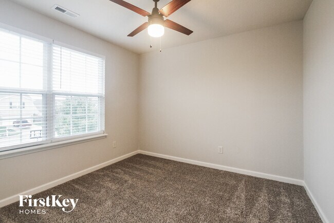 Building Photo - 3043 Sholty Ct