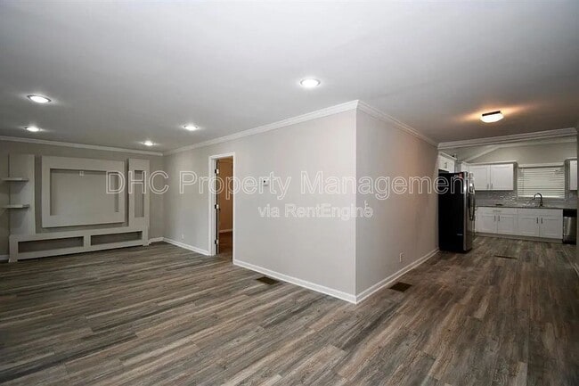 Building Photo - 1394 Alverado Way