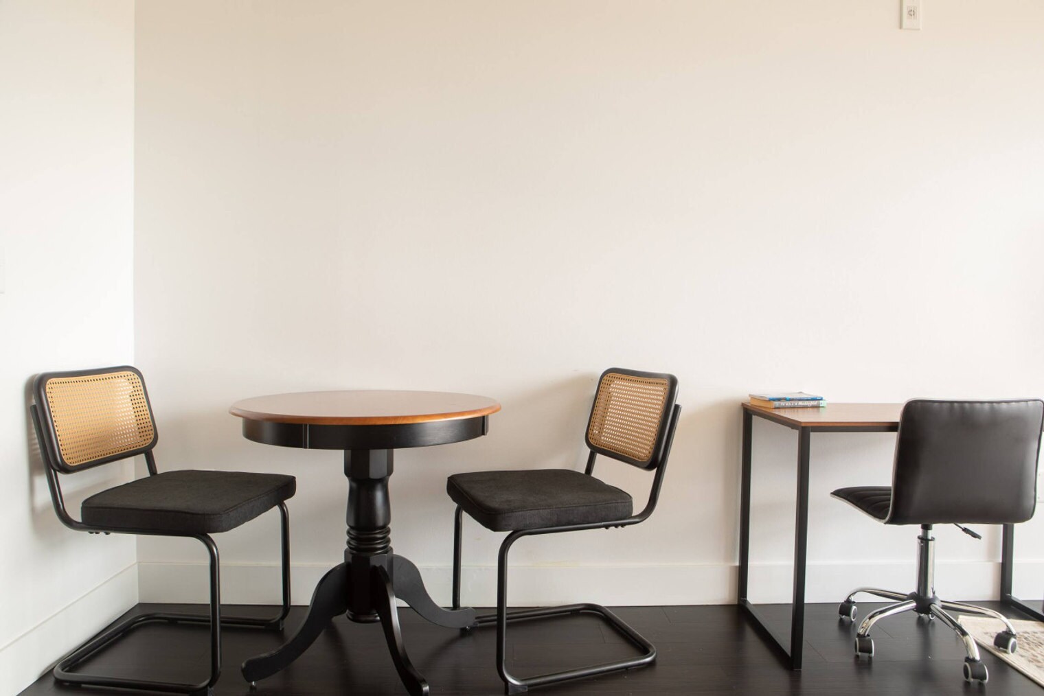 Building Photo - 550 W Juneau Ave