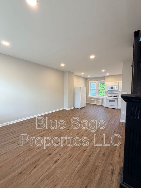 Building Photo - 413 E Baltimore Ave