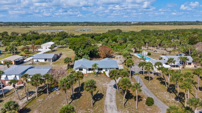 Building Photo - 4003 S Indian River Dr