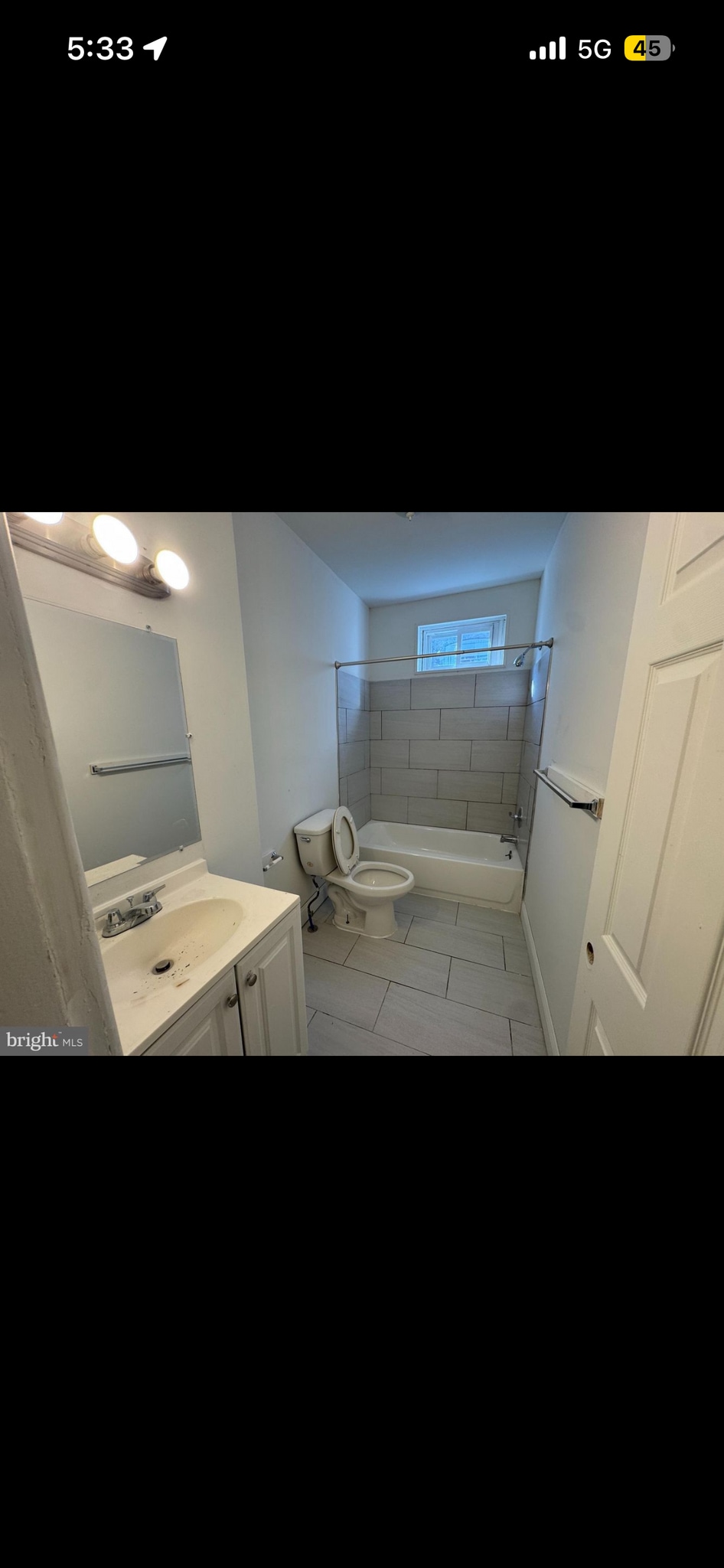 Building Photo - 616 W 6th St