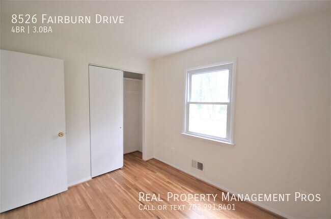 Building Photo - 8526 Fairburn Dr