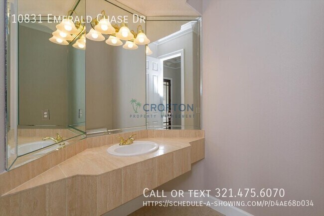 Building Photo - 10831 Emerald Chase Dr