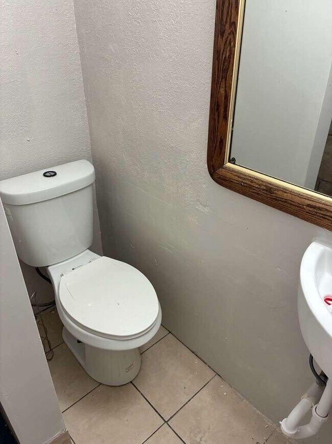 Building Photo - 1329 NW 8th Ave