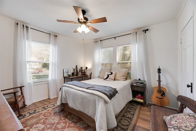 Building Photo - 2216 W Lotus Ave