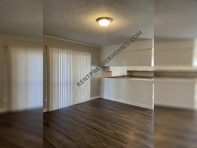 Building Photo - 10001 Forester Cove