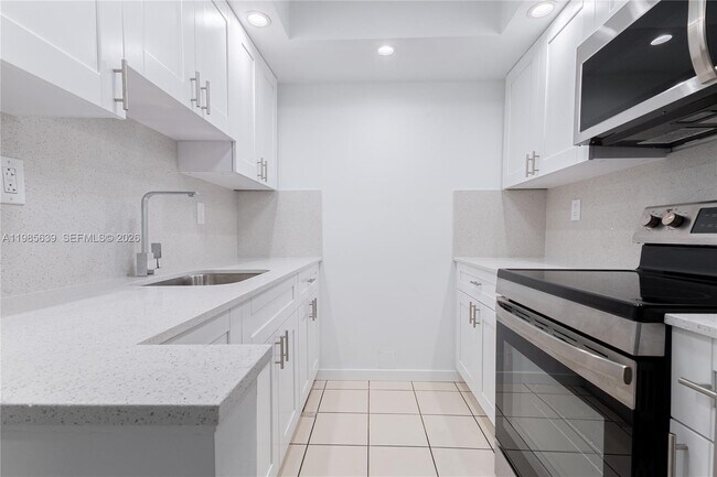 Building Photo - 9405 W Flagler St