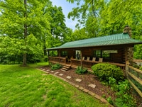 Building Photo - Black Mountain Cabin!