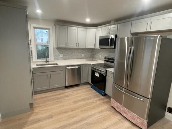 Building Photo - 1305 Washington St