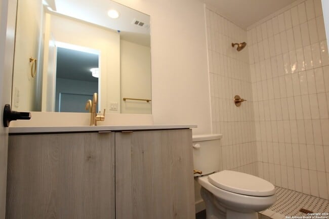 Building Photo - 203 Paschal St