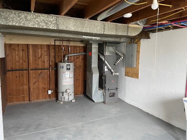 Building Photo - 1066 Northview Dr