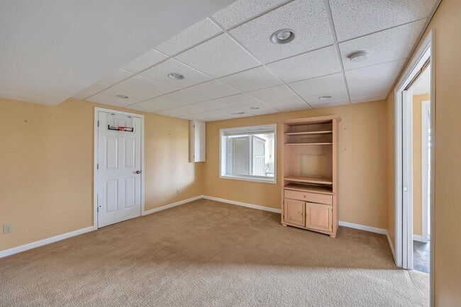 Building Photo - 1658 Grandview Dr