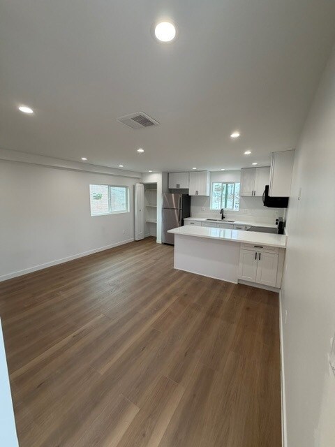 Building Photo - 1305 E 46th St