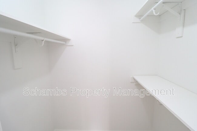 Building Photo - 2023 Bulon Dr