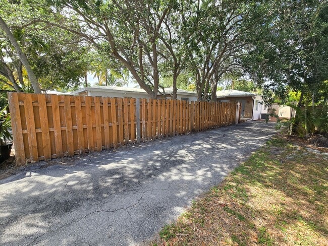 Building Photo - Updated East Delray Duplex | No HOA + Private Yard