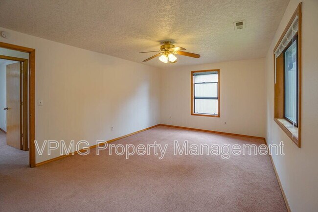 Building Photo - 4017 NE 157th Ave