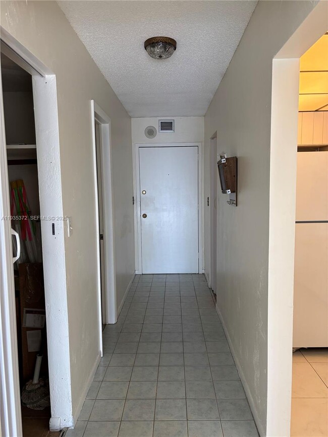 Building Photo - 1470 NE 125th Terrace