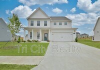 Building Photo - 504 Albertson Ave