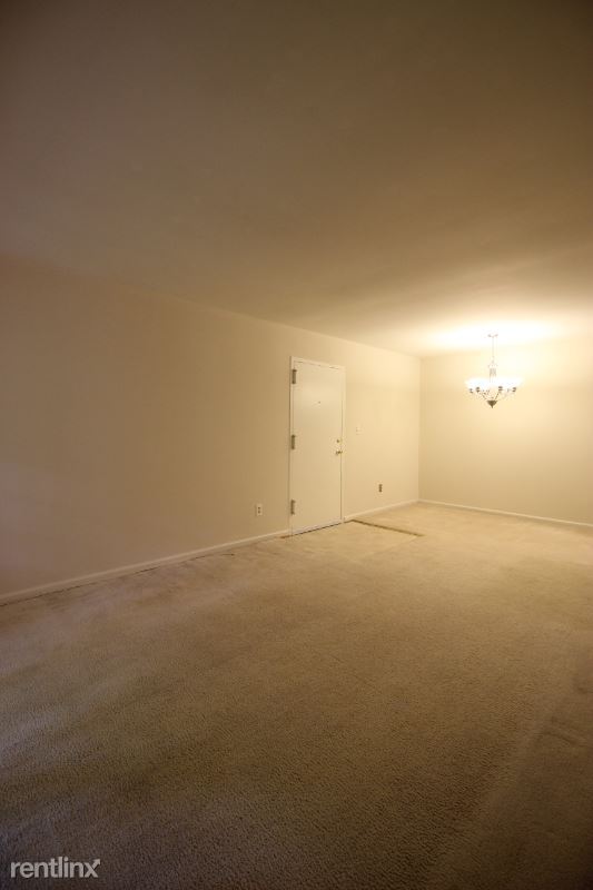 Building Photo - 5907 Noblestown Rd