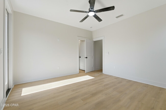 Building Photo - 2316 E 19th Pl