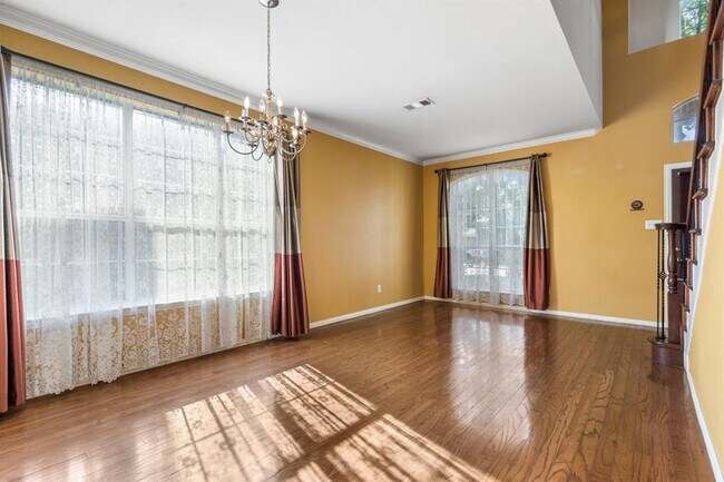 Building Photo - 910 Waterside Dr