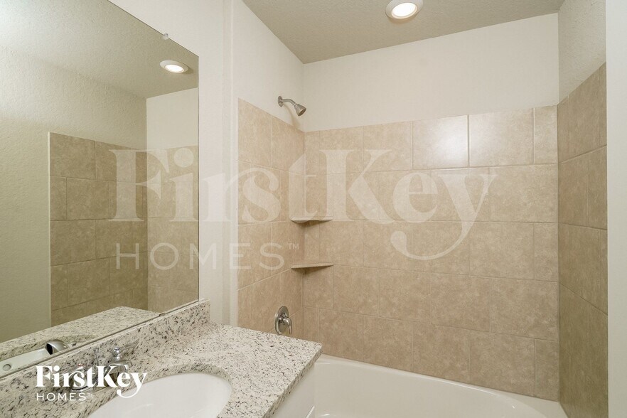 Building Photo - 6711 Hatchery Way