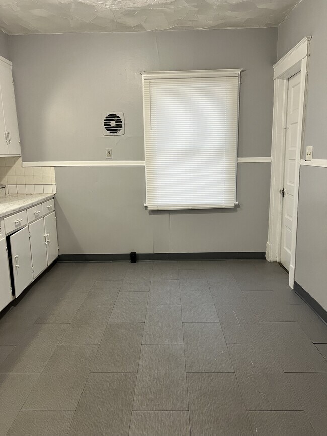 Building Photo - 2811 Lewiston Rd