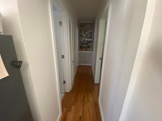 Building Photo - Amazing 1 bedroom ADU right near D.U.
