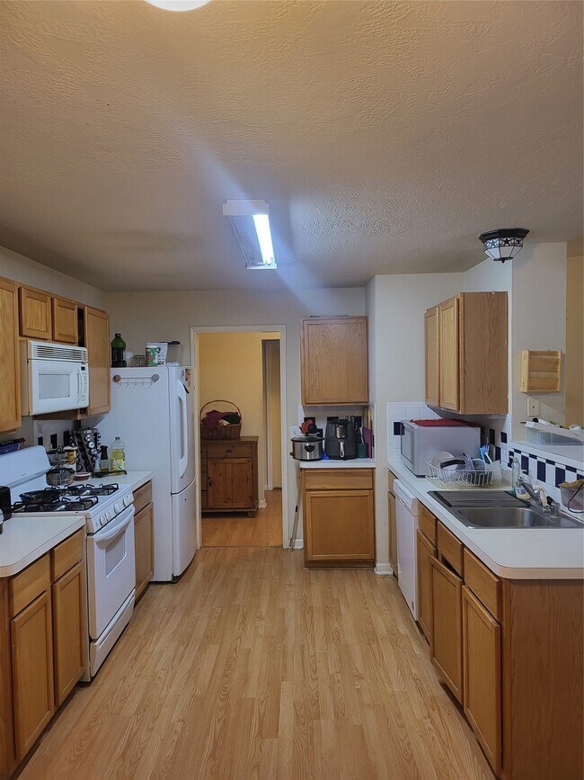 Building Photo - 17314 Glenmorris Dr