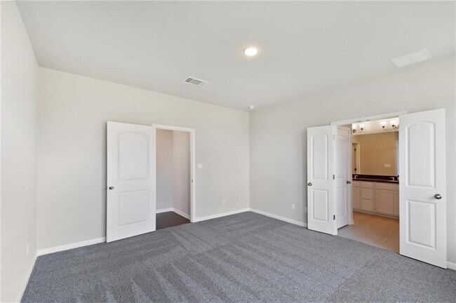 Building Photo - 2608 Granite Hill Dr