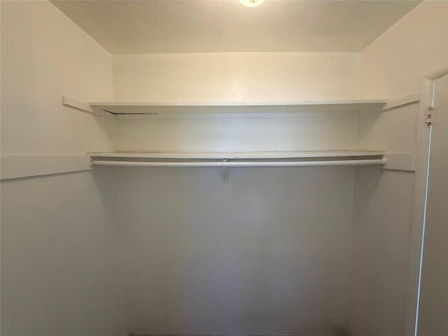 Building Photo - 1723 Moffett St