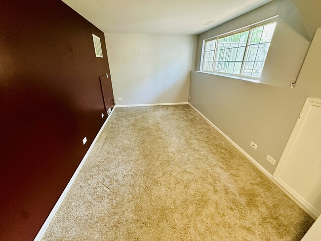 Building Photo - 256 W Treehouse Ln