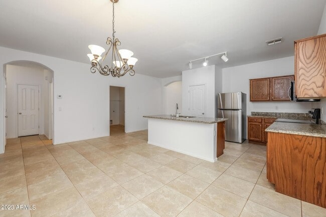 Building Photo - 3112 S 82nd Ln