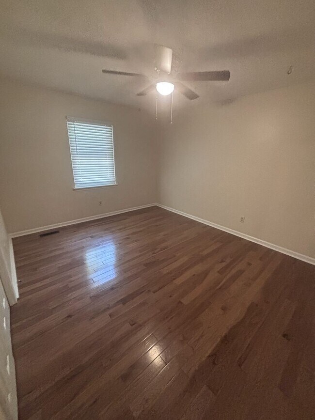 Building Photo - 1451 Arrowhead Trail