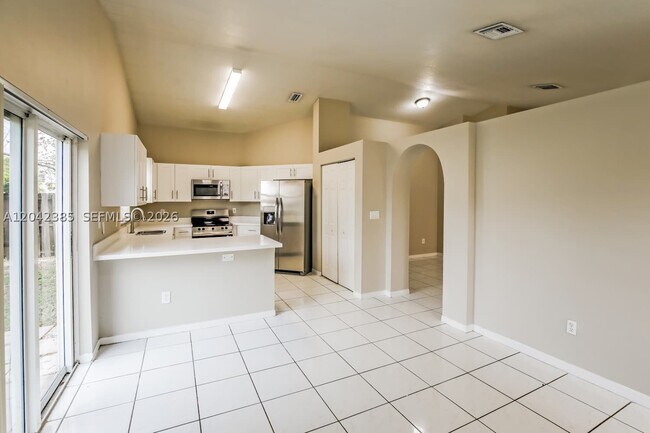 Building Photo - 1365 SW 106th Ave