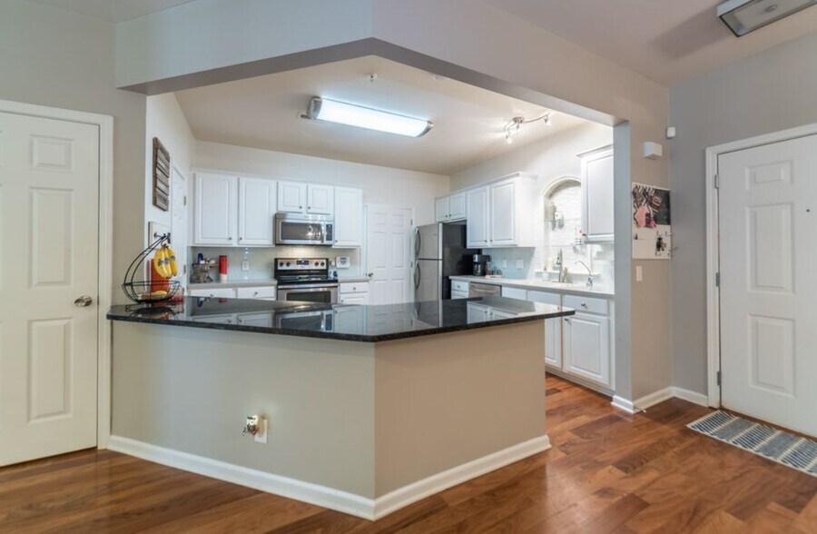 Building Photo - 3216 Margellina Dr