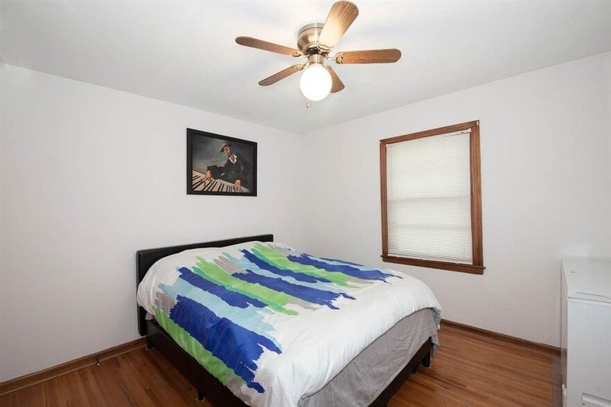 Building Photo - 368 N Hillcrest St