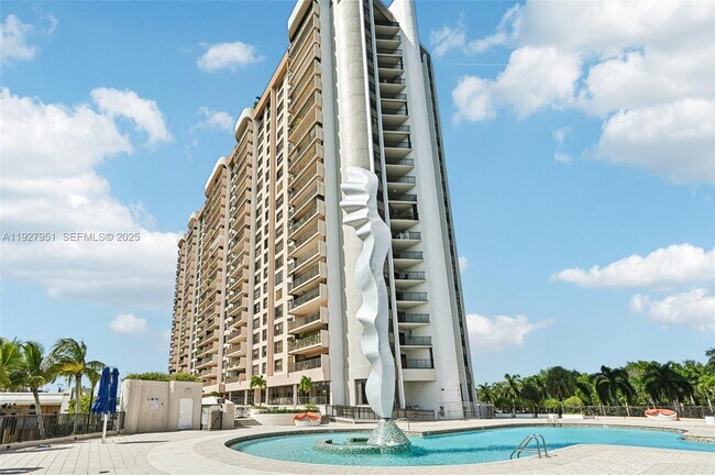 Building Photo - 1800 NE 114th St