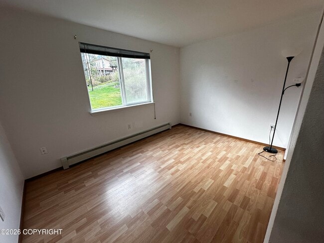 Building Photo - 3051 Crest Ave