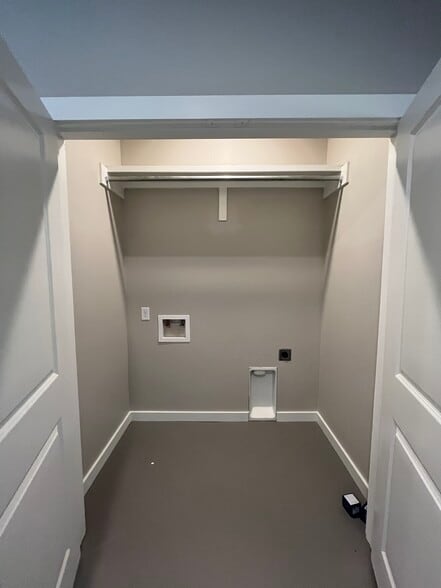 Building Photo - 11000 County Road 152 W