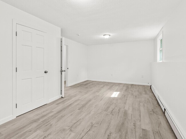 Building Photo - 26 Sidney St