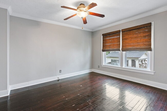 Building Photo - 1012 Cahal Ave